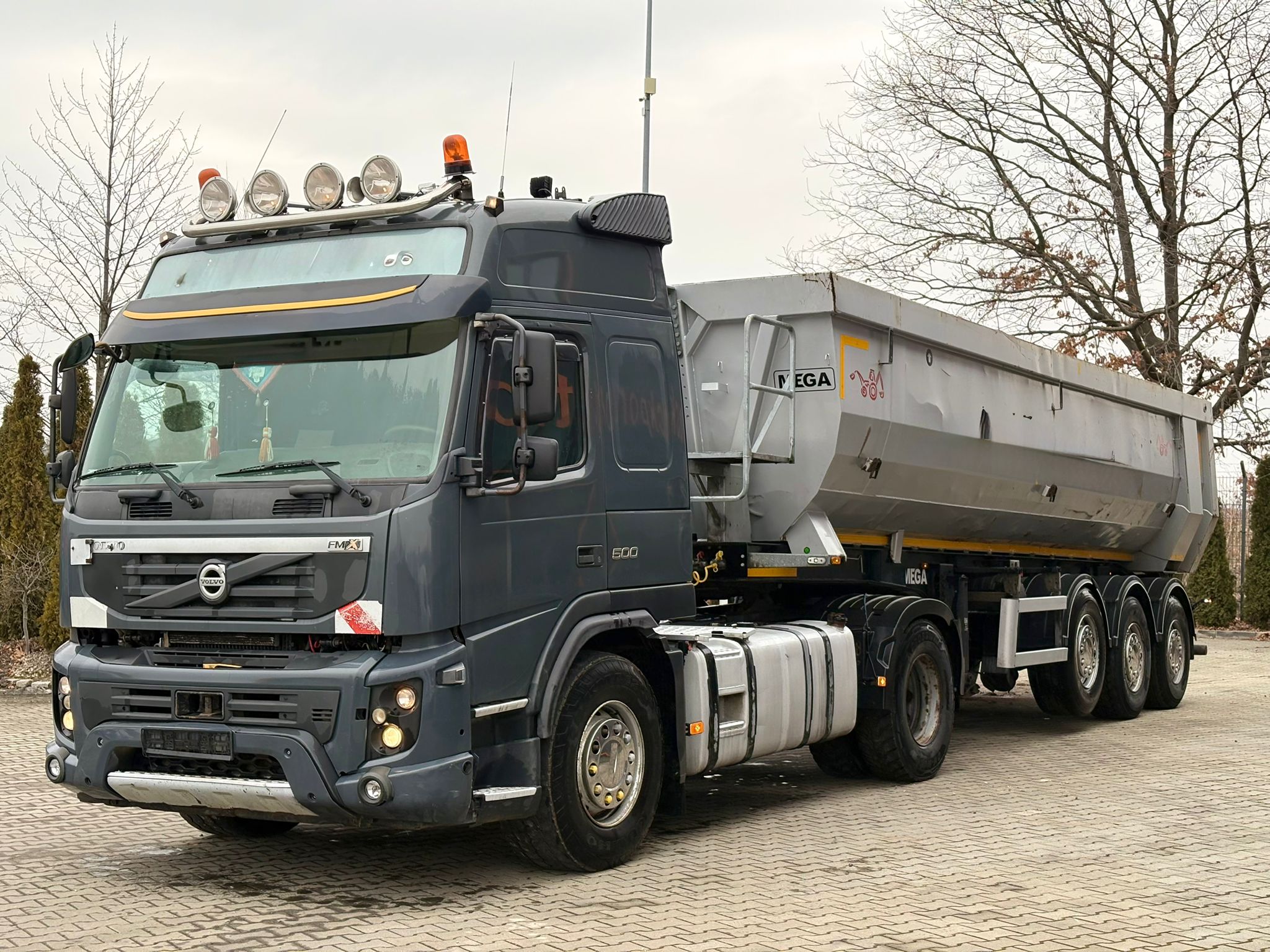 VOLVO FMX 500 4x2 EURO5 CIĄGNIK SIODŁOWY Z HYDRAULIKĄ WYWROTU